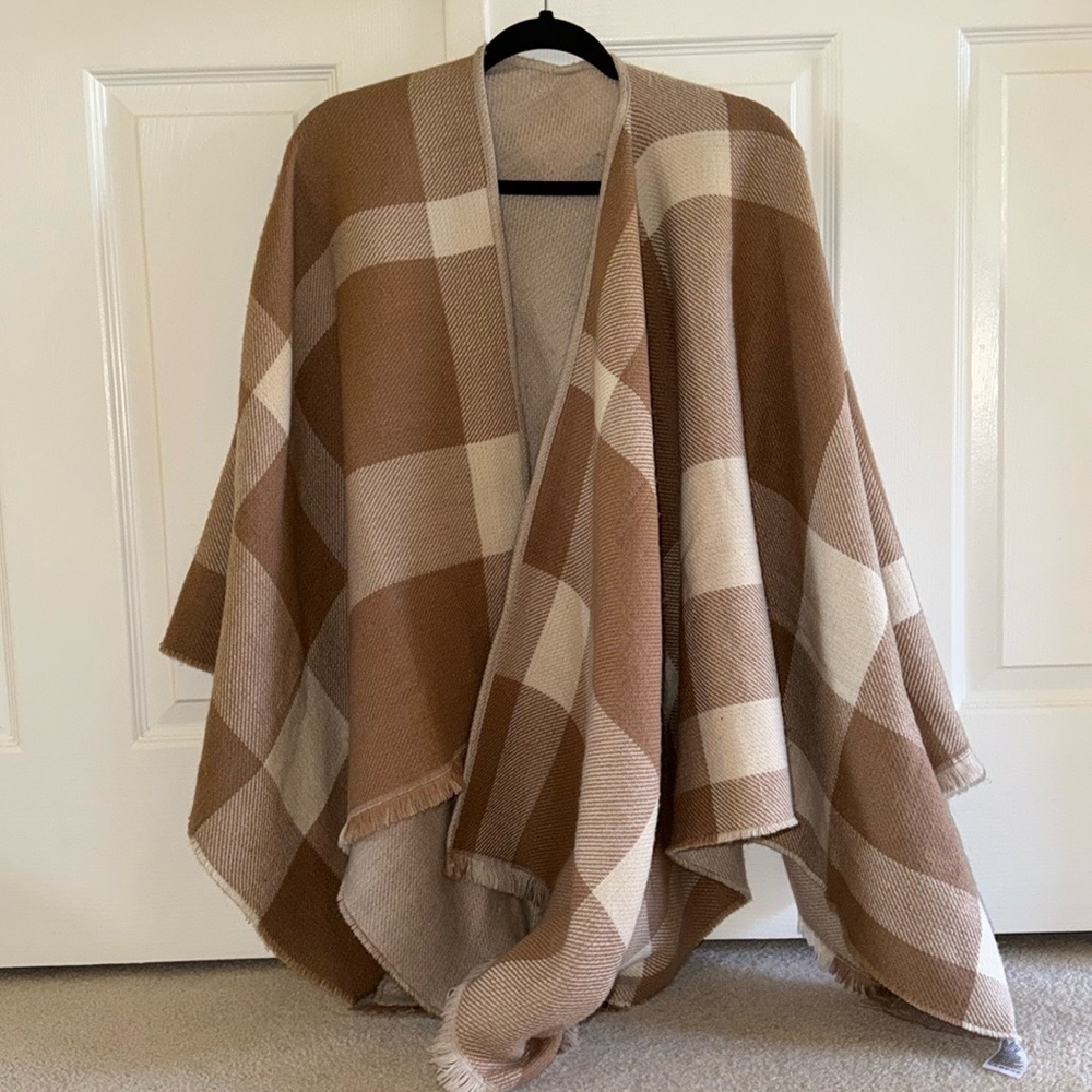 NWOT Uniqlo Beige Cream Tan Oversized Shawl